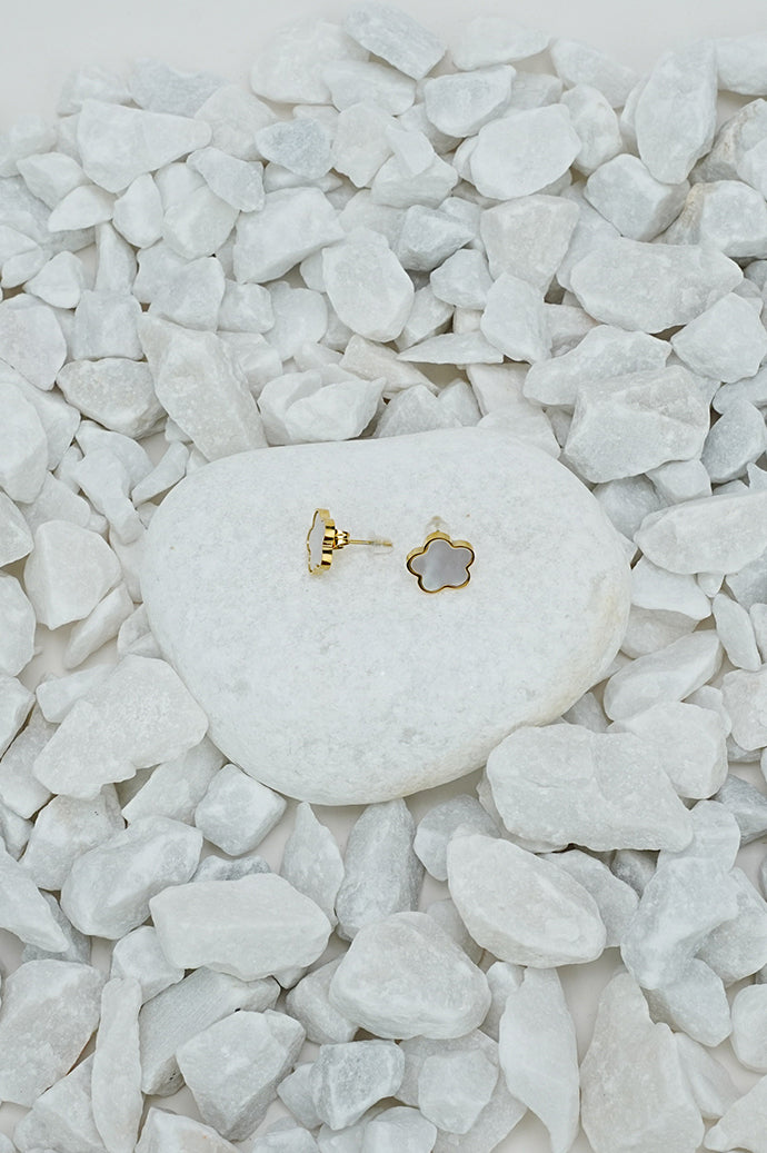 Van Cleff Earring pearl white pakistan